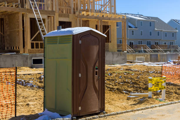 Best Porta potty delivery and setup  in Eastmont, WA