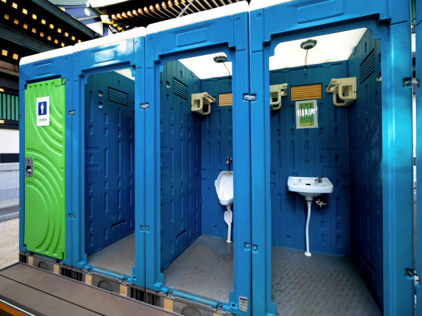 Best Portable restroom trailer rental  in Eastmont, WA
