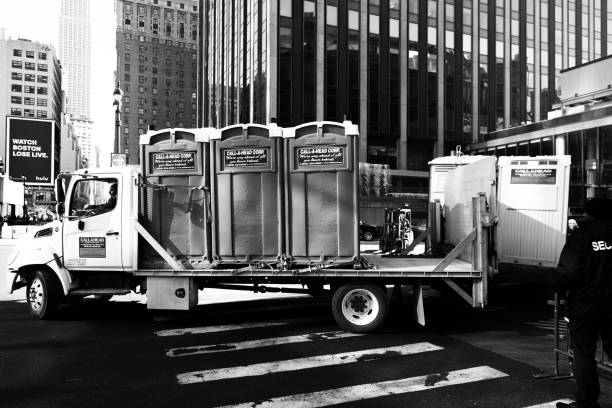 Best Portable toilet rental cost  in Eastmont, WA